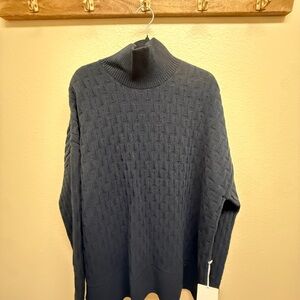 Women’s lululemon cable-knit relaxed fit black sweater